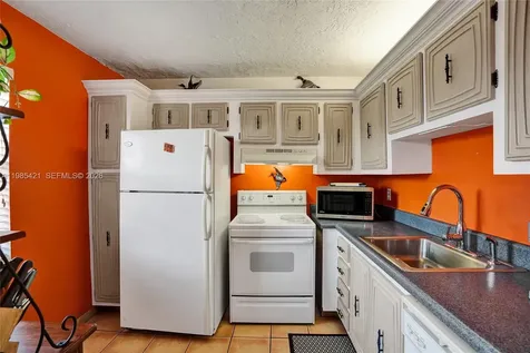 2811 Somerset Drive Lauderdale Lakes FL 33311