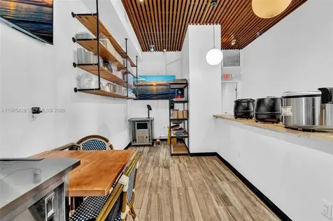 992 NE 167th Street North Miami Beach FL 33162