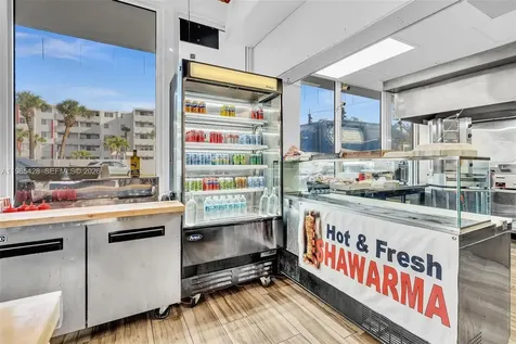 992 NE 167th Street North Miami Beach FL 33162