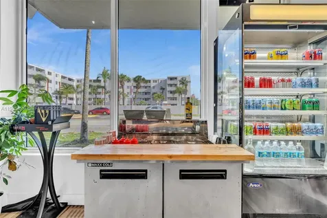 992 NE 167th Street North Miami Beach FL 33162