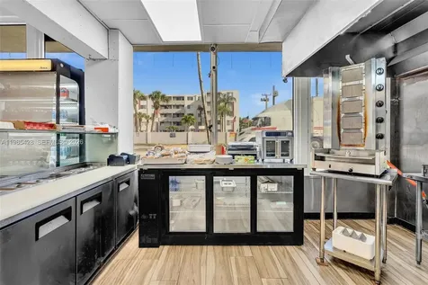 992 NE 167th Street North Miami Beach FL 33162