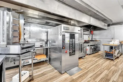 992 NE 167th Street North Miami Beach FL 33162