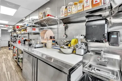 992 NE 167th Street North Miami Beach FL 33162