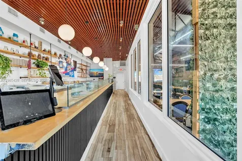 992 NE 167th Street North Miami Beach FL 33162