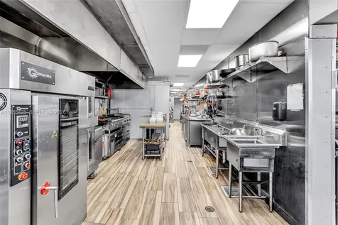 992 NE 167th Street North Miami Beach FL 33162