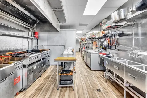 992 NE 167th Street North Miami Beach FL 33162