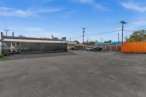992 NE 167th Street North Miami Beach FL 33162