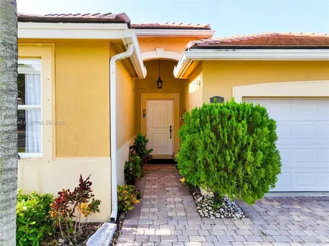 3090 SE 7th Court Homestead FL 33033