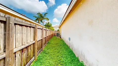3090 SE 7th Court Homestead FL 33033