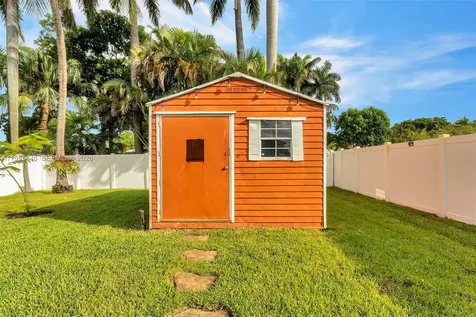 211 SE 1st Terrace Dania Beach FL 33004