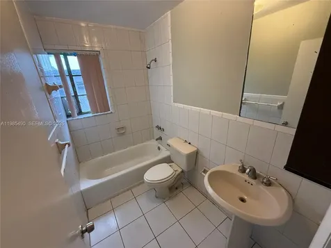 1751 NW 29th Street Miami FL 33142