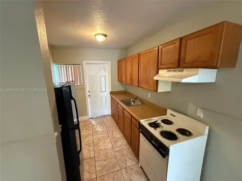 1751 NW 29th Street Miami FL 33142