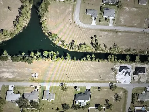 2125 NE 33rd Terrace Cape Coral FL 33909