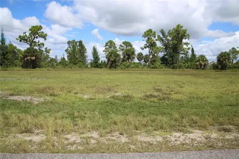 2125 NE 33rd Terrace Cape Coral FL 33909