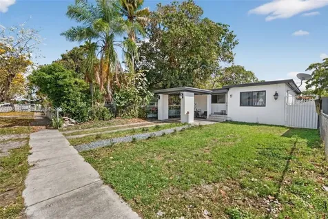 440 E 37th Street Hialeah FL 33013