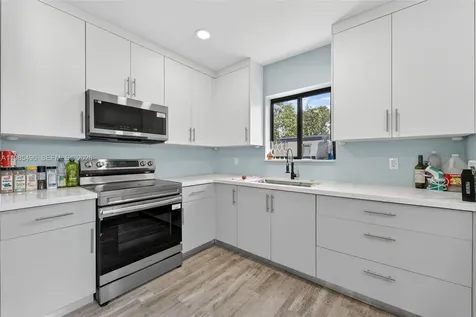 440 E 37th Street Hialeah FL 33013