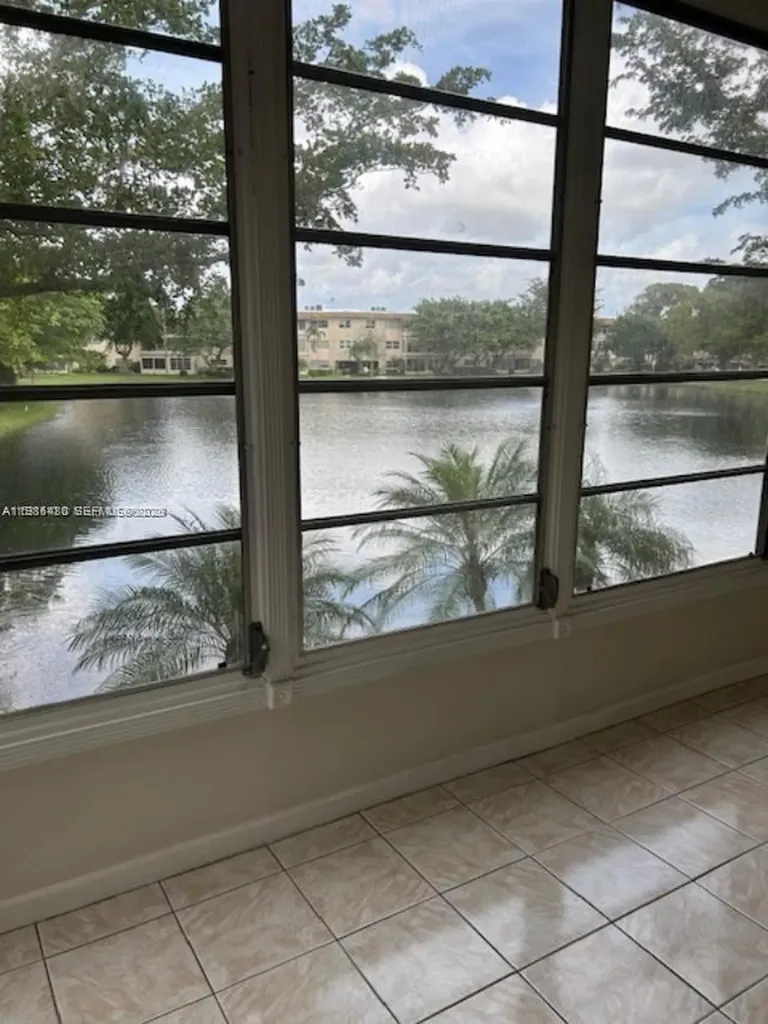 5103 NW 35th Street Lauderdale Lakes FL 33319