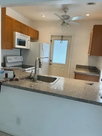 5103 NW 35th Street Lauderdale Lakes FL 33319