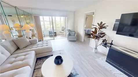9621 Sunrise Lakes Boulevard Sunrise FL 33322