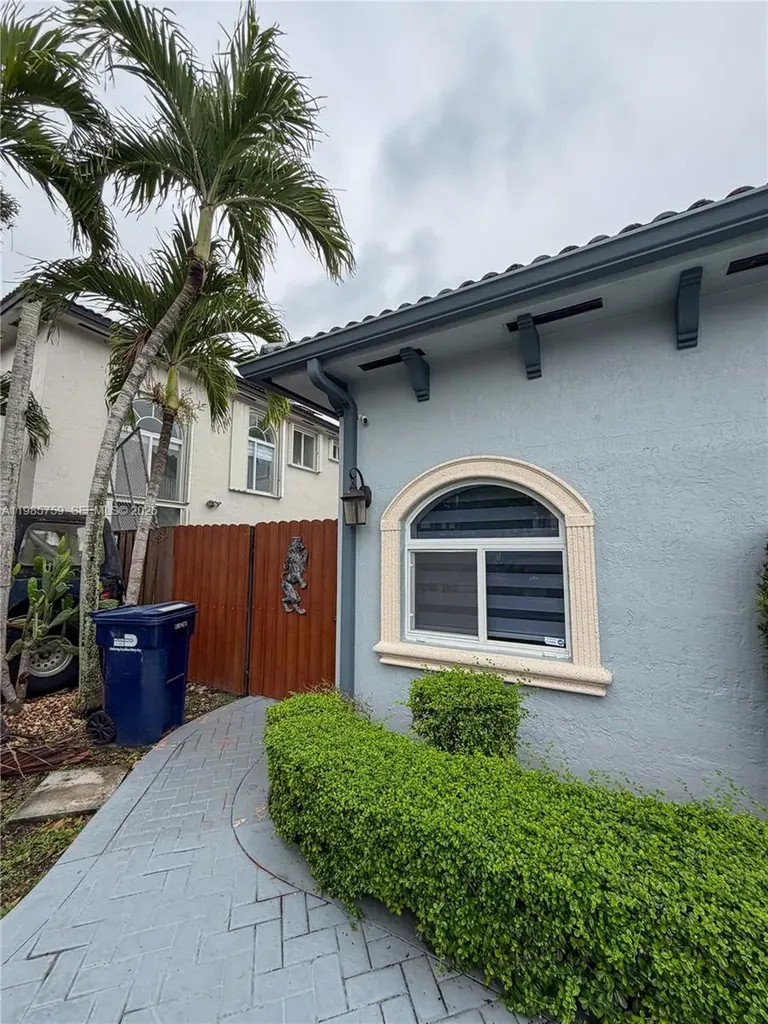 16242 SW 42nd Terrace Miami FL 33185
