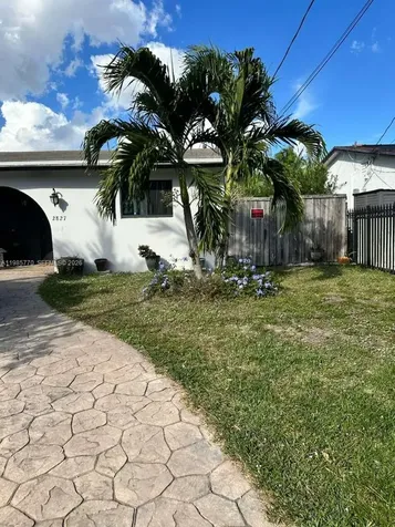 2827 Mckinley Street Hollywood FL 33020