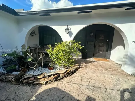 2827 Mckinley Street Hollywood FL 33020