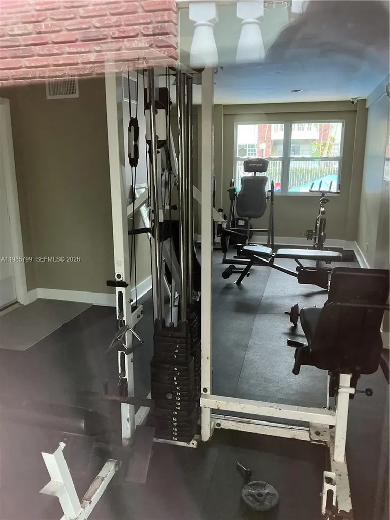 2426 SE 17th Causeway Fort Lauderdale FL 33316