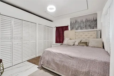 1675 NE 160th Street North Miami Beach FL 33162