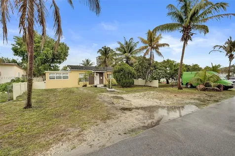 1675 NE 160th Street North Miami Beach FL 33162