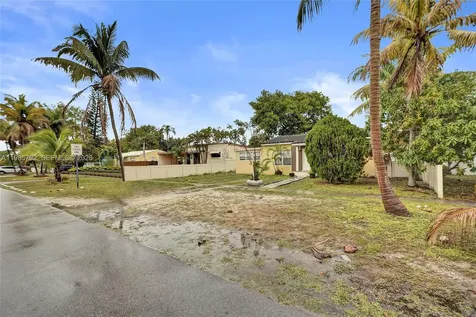 1675 NE 160th Street North Miami Beach FL 33162