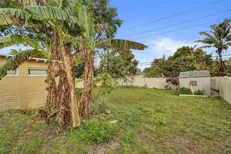 1675 NE 160th Street North Miami Beach FL 33162