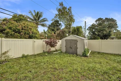 1675 NE 160th Street North Miami Beach FL 33162