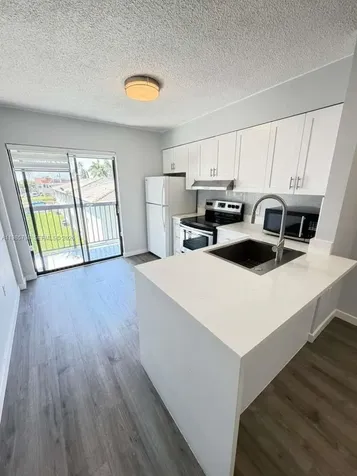 5290 W 21st Court Hialeah FL 33016