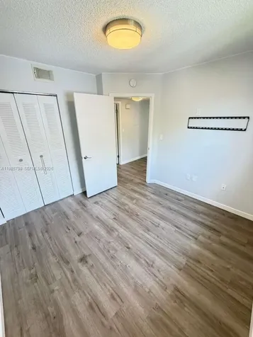 5290 W 21st Court Hialeah FL 33016