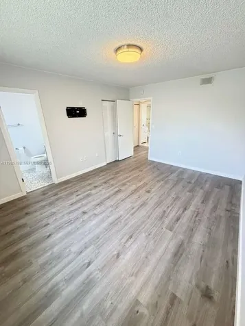 5290 W 21st Court Hialeah FL 33016