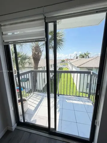 5290 W 21st Court Hialeah FL 33016