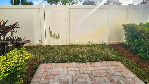 470 NE 194th Terrace Miami FL 33179