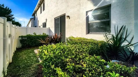 470 NE 194th Terrace Miami FL 33179