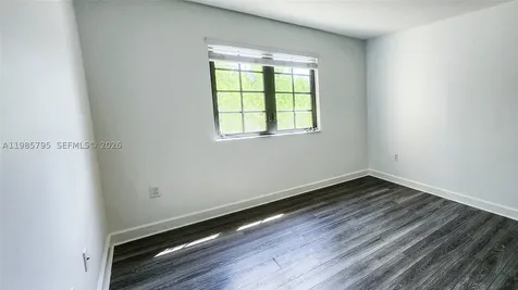 470 NE 194th Terrace Miami FL 33179