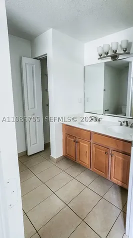 470 NE 194th Terrace Miami FL 33179