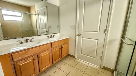 470 NE 194th Terrace Miami FL 33179