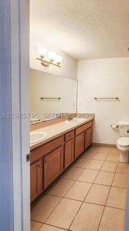 470 NE 194th Terrace Miami FL 33179