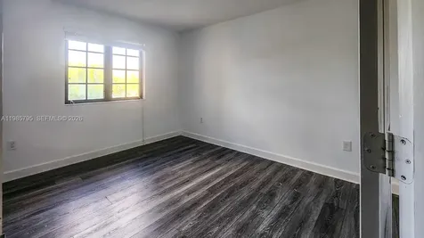 470 NE 194th Terrace Miami FL 33179