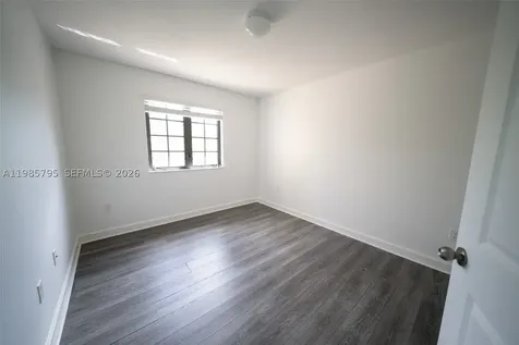 470 NE 194th Terrace Miami FL 33179