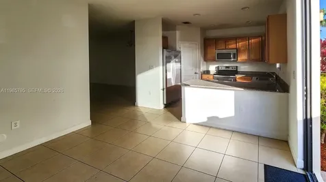470 NE 194th Terrace Miami FL 33179