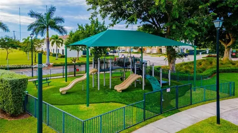 470 NE 194th Terrace Miami FL 33179