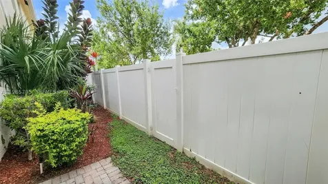 470 NE 194th Terrace Miami FL 33179