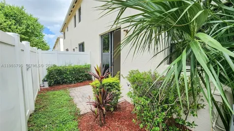 470 NE 194th Terrace Miami FL 33179