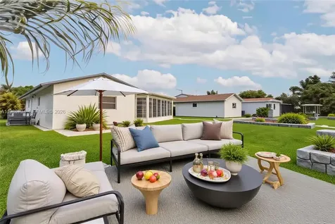 9306 NW 80th Street Tamarac FL 33321
