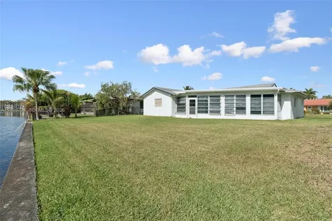 9306 NW 80th Street Tamarac FL 33321